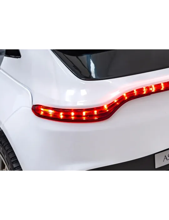 Aston Martin DBX - Iluminação infantil e condução de segurança